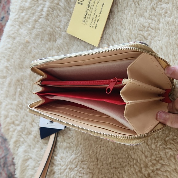 NWT Dooney & Bourke Disney Parks Winnie The Pooh & Friends 3/4 Zip Long Wallet - Picture 13 of 17
